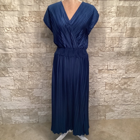 DKNY Blue Pleated Smocked-Waist Midi Dress - Picture 1 of 16
